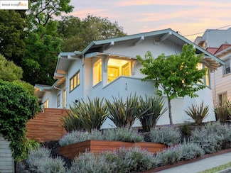 415 Sunny Slope Ave, Oakland, CA 94610