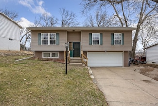 2050 Birchwood Dr NE, Cedar Rapids, IA 52402