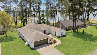 251 Bayview Dr, Brookeland, TX 75931