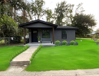 1027 Robert St, Waycross, GA 31501