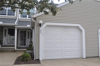 62 Canter Ln, Northfield, OH 44067
