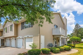 442 Old Surrey Rd Unit 46, Hinsdale, IL 60521