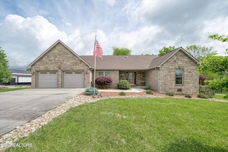 459 Woodgate Dr, Crossville, TN 38571