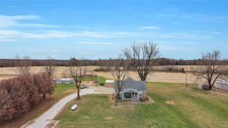 52 Strube Rd, New Florence, MO 63363