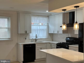 4304 Oakmont St, Philadelphia, PA 19136