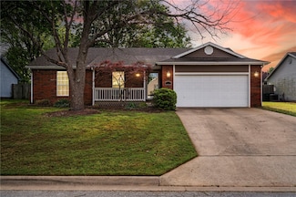 1600 N Stable Ave, Fayetteville, AR 72703