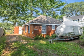 118 Puritan Ave, East Wareham, MA 02538