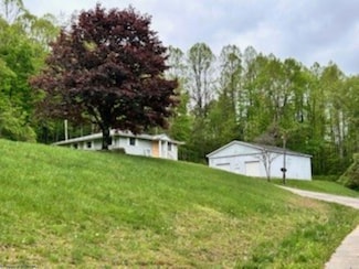 643 Festus Ridge Rd, Worthington, WV 26591
