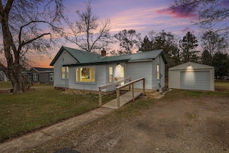 1008 Henderson St, Big Rapids, MI 49307