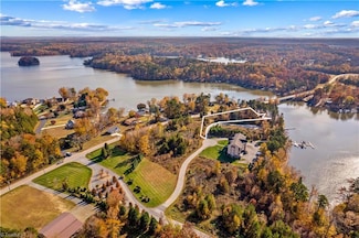 2005 Sunset Pointe Dr, Salisbury, NC 28146