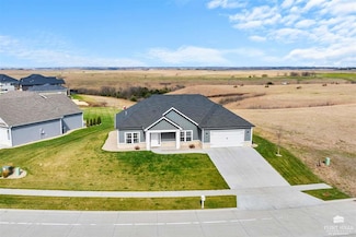 3919 Victory Dr, Manhattan, KS 66503