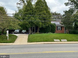 8409 Old Georgetown Rd, Bethesda, MD 20814