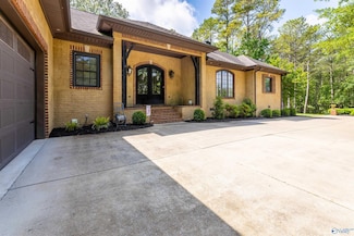 1805 Sibert Dr, Gadsden, AL 35905