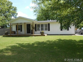 326 Hickory Dr, Hanover, IN 47243