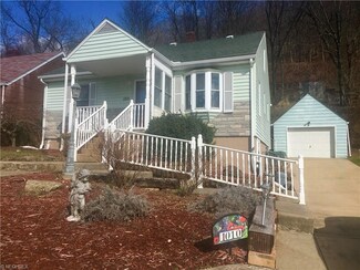 1010 3rd Ave, New Cumberland, WV 26047