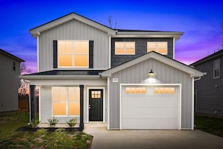 195 Woodland Station Dr, Clarksville, TN 37040
