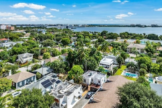 410 Ocean Breeze St, Lake Worth, FL 33460