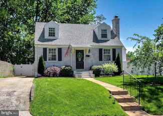6711 Farragut Ave, Falls Church, VA 22042