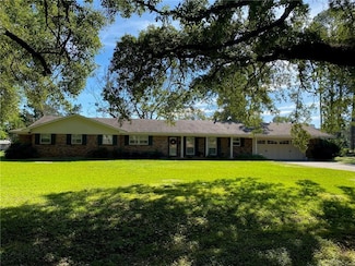 713 Parkway Dr, Natchitoches, LA 71457