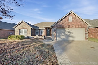 1946 W Woodbury, Broken Arrow, OK 74012