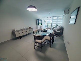 5 Marginal Baldorioty Solemare Unit 2, Carolina, PR 00979