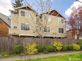 12019 32nd Ave NE Unit B, Seattle, WA 98125