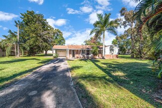 4565 Woodmere Ln, Lake Worth, FL 33463