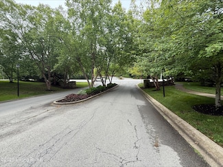 5303-5307 Worthington Place Dr, Louisville, KY 40241