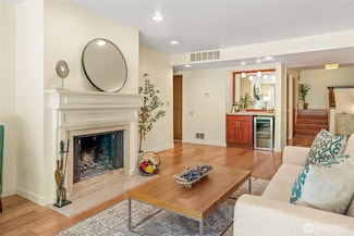 1543 NE 143rd St Unit G-2, Seattle, WA 98125