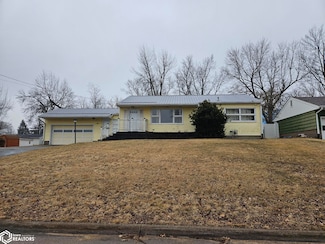 1932 Gladstone St, Ottumwa, IA 52501