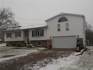40 Province Hill Rd, Masontown, PA 15461
