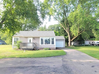 7029 Silver Lake Rd, Linden, MI 48451
