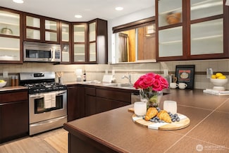 5935 Fauntleroy Way SW Unit A, Seattle, WA 98136