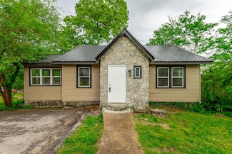 1812 John Ross Rd, Chattanooga, TN 37412