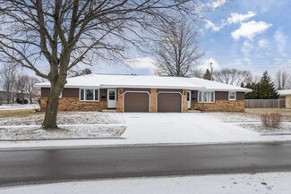 105 N Arch St, Janesville, WI 53548