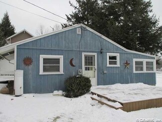 8006 N Maple Rd, Wolcott, NY 14590