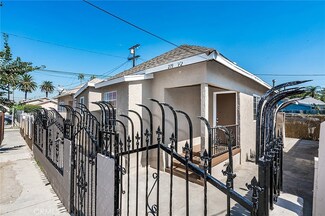 219 1/2 E 52nd St, Los Angeles, CA 90011