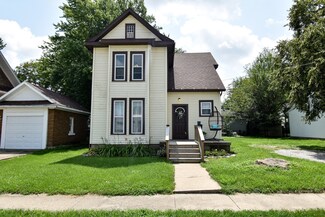 208 E Livingston St, Pontiac, IL 61764