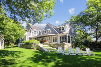 46 School St, Woods Hole, MA 02543