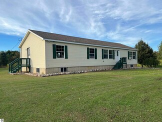 6616 23 Mile Rd, Marion, MI 49665