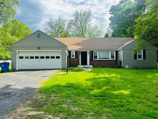 3 Still Rd, West Hartford, CT 06117