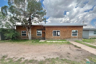 1422 W Princess Jeanne Dr, Hobbs, NM 88240