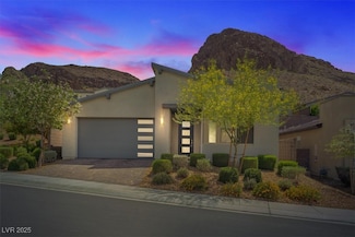 1957 Regal Bluff Dr, Henderson, NV 89012