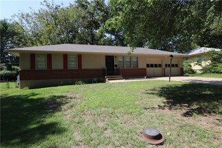 8804 Stark Ave, Kansas City, MO 64138