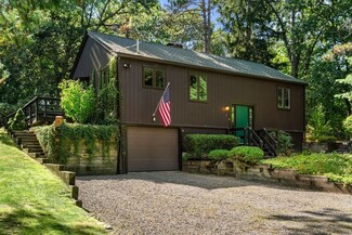 7 Priscilla Ln, Walpole, MA 02081