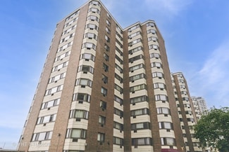 7337 S South Shore Dr Unit 819, Chicago, IL 60649