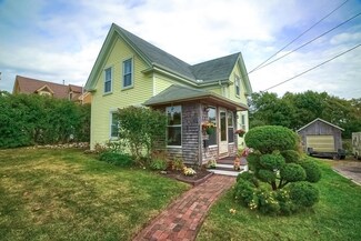 22 Washington Ave, Buzzards Bay, MA 02532