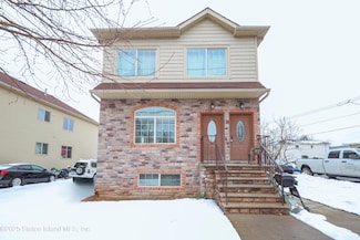 85 Grandview Ave, Staten Island, NY 10303