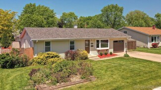 405 Locust St Unit 1, North Aurora, IL 60542