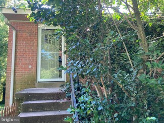 7709 Tomlinson Ave, Cabin John, MD 20818